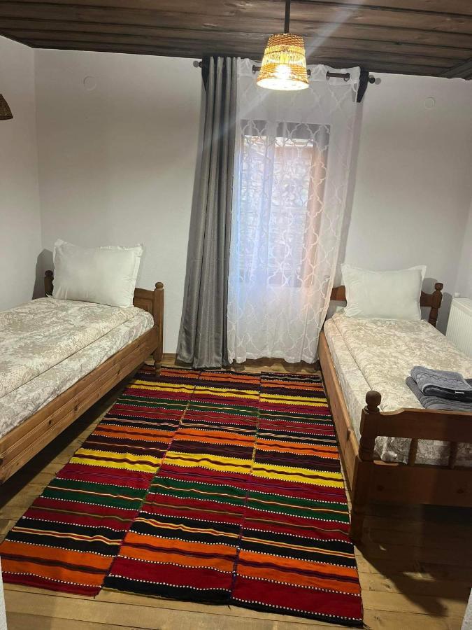 Къща за гости Близнаците Лещен Екстериор снимка
